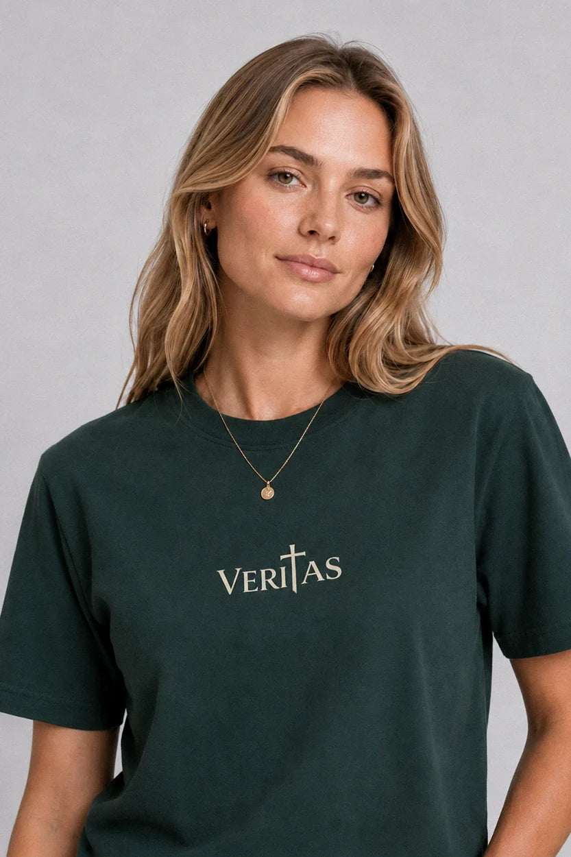Camiseta unisex verde Juan 8:32 de VERITAS, vista frontal