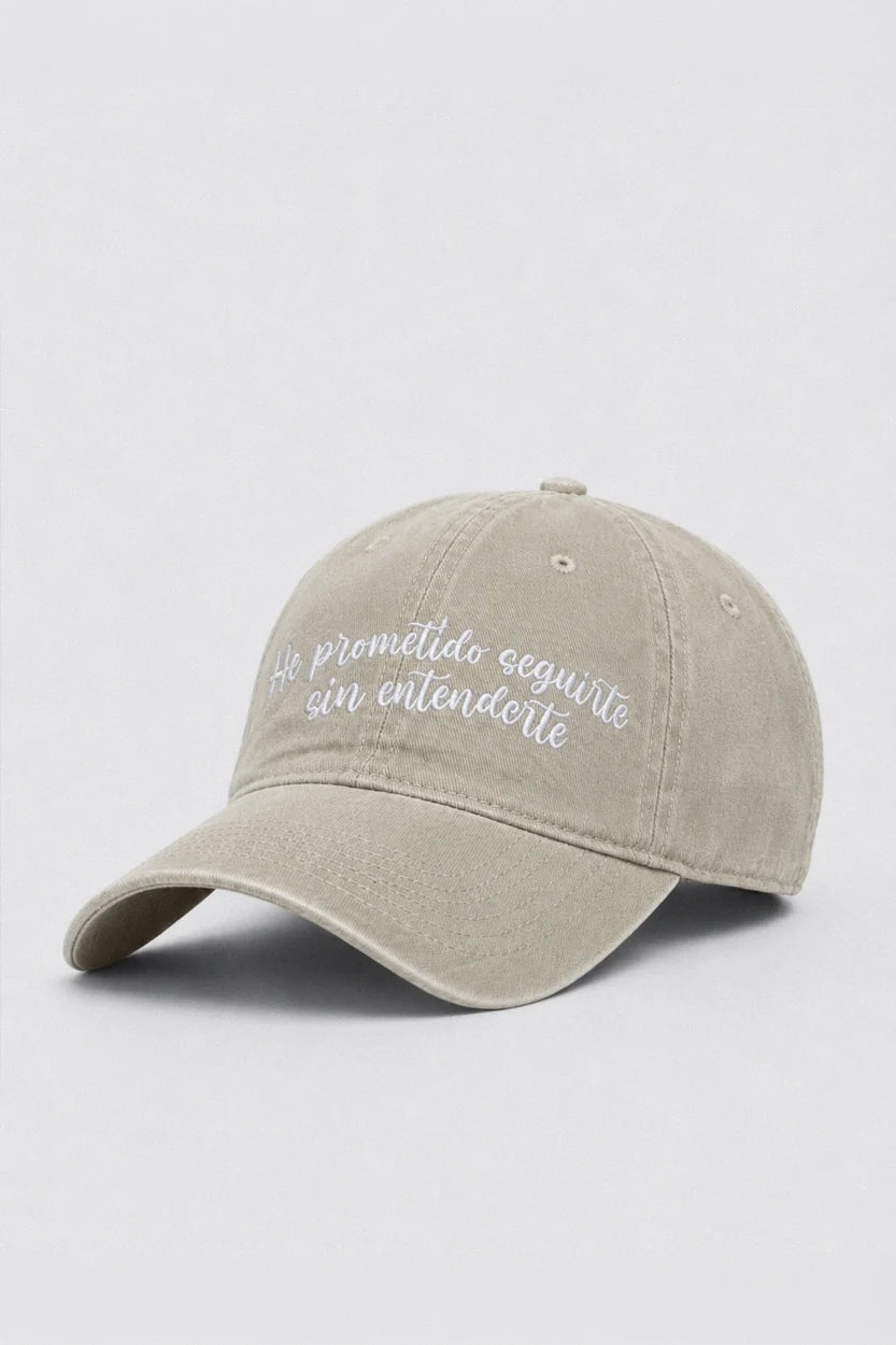 Gorra cristiana beige con mensaje bordado vista frontal